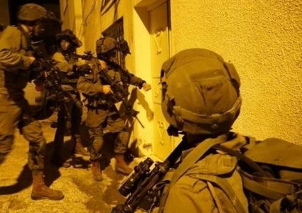 الاحتلال يعتقل مواطنين من بلدة بلعا شرق طولكرم