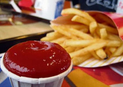 القبض على أمريكية أشهرت مسدسا بسبب "الكاتشب" !