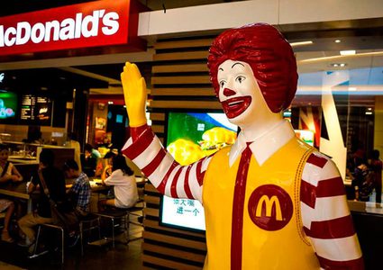 بريطانية تطالب مكدونالدز بالتعويض بحجة إفساد نظامها الغذائي