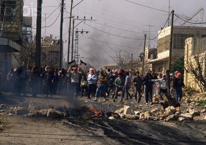 32 عاماً على اندلاع انتفاضة الحجارة