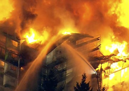 اصابة طفلين بحالة حرجة إثر حريق منزلي في يطا