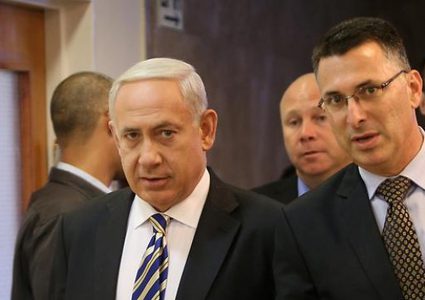 ساعر: نتنياهو يقف عقبة أمام فوز اليمين بالانتخابات