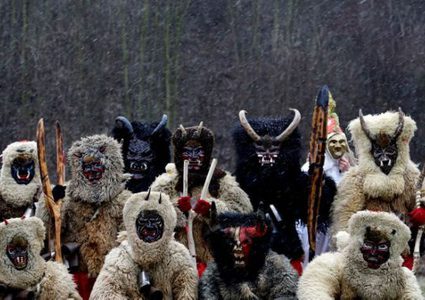 التشيك.. شياطين تطارد الأطفال ذوي السلوك السيء