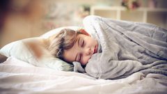 ما هو عدد ساعات النوم التي تحتاجها الفئات العمرية المختلفة ؟