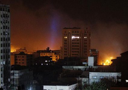 إصابتان بقصف إسرائيلي على غزة