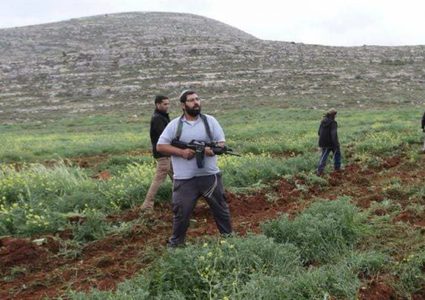 مستوطنون يمنعون مزارعا من حراثة أرضه بقرية شوفة