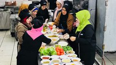 في غزة.. مبادرة لتعليم الطبخ بالمجان