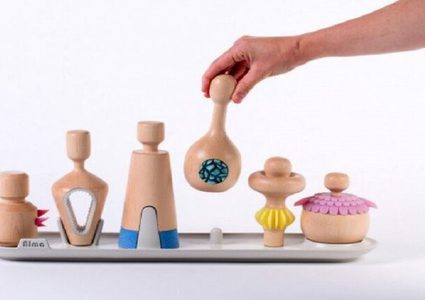 مصممة تبتكر دمى تساعد الأطفال على التعافي من الصدمات