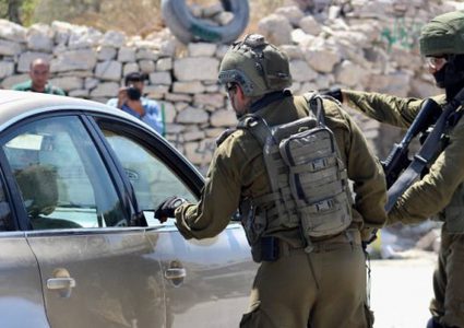 الاحتلال يحتجز عشرات المركبات شمال غرب القدس