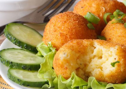 كرات البطاطس بالجبن
