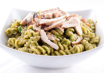 باستا بستو دجاج لغذاء شهي