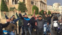 انهيار مبنى في طرابلس يؤدي إلى احتجاجات عنيفة