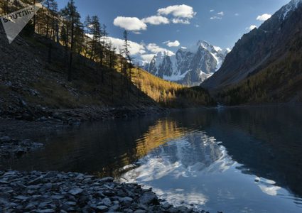 مواطنون روس يرصدون ضوءا غريبا في السماء