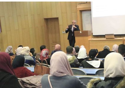 ندوة في الفيزياء النظرية وأهمية الاقترانات المنفصلة