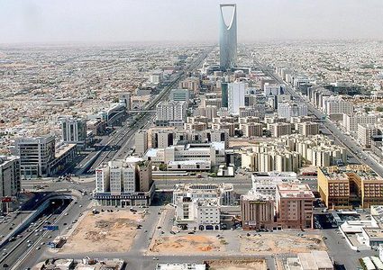 السعودية تقلّص نفقاتها وتتوقع ارتفاع العجز الى 50 مليار دولار