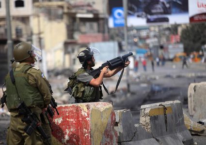 اندلاع مواجهات في قرية بيت دقو شمال غرب القدس