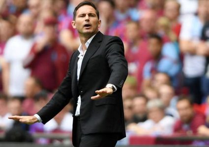 مدرب تشيلسي يرفض الجنون في الميركاتو الشتوي