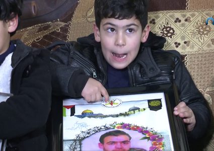 الأسير مصعب الهندي يعلق اضرابه المفتوح عن الطعام