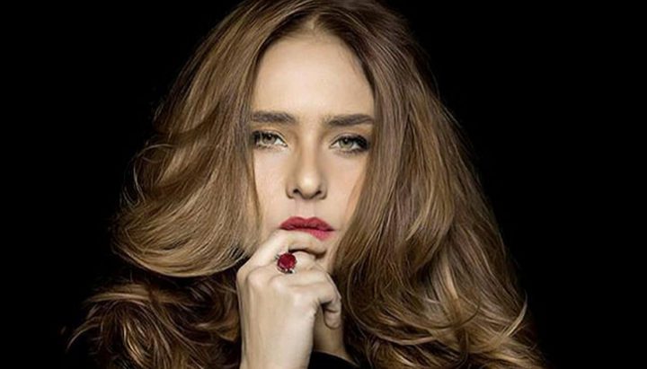 نيللي كريم تطمئن جمهورها على حالتها الصحية