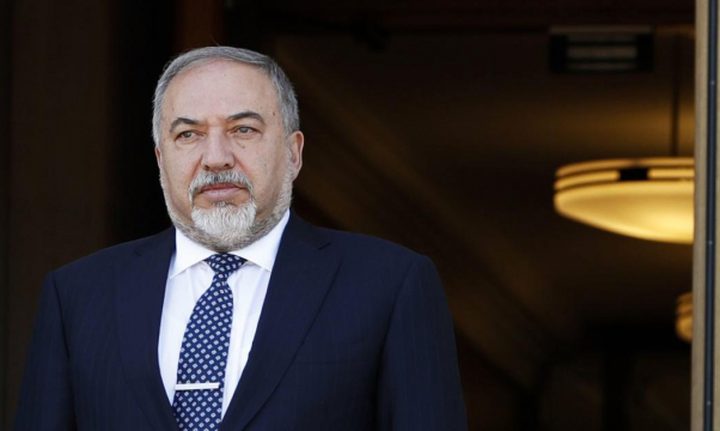 ليبرمان لنتنياهو: "العفو مقابل اعتزالك الحياة السياسية"