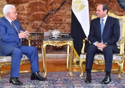 الرئيس يصل شرم الشيخ غدا للمشاركة بافتتاح منتدى شباب العالم