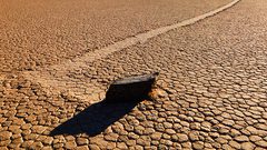 ما هو سر ظاهرة "الحجارة المتحركة" ؟