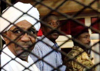 القضاء السوداني يحكم بإرسال البشير إلى "دار للإصلاح الاجتماعي"