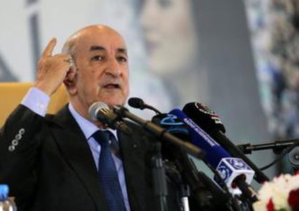 مشاورات لإعداد دستور جديد في الجزائر