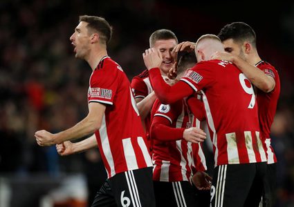 شيفيلد يحتفل بتسجيل هدف في الدوري الإنجليزي