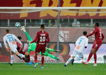 نيمانيا رادونيتش يحرز هدف التعادل في الدوري الفرنسي