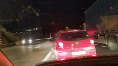 مستوطنون يهاجمون مركبات المواطنين قرب مفترق يتسهار جنوب نابلس