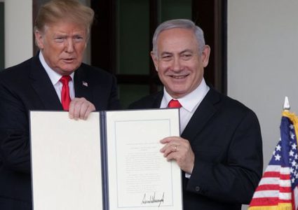 ترامب يبحث إمكانية إعلان بنود صفقة القرن قبل تشكيل حكومة الاحتلال