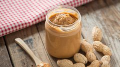 هل تسبب زبدة الفول السوداني كسب الوزن الزائد ؟