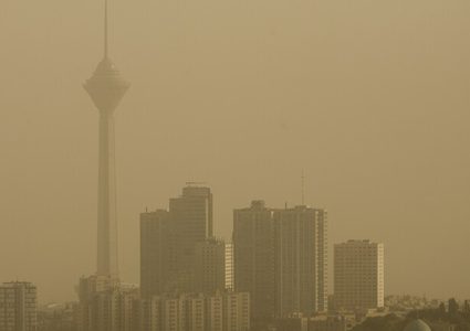 إيران تُغلق بعض المدارس جرّاء تلوّث الهواء