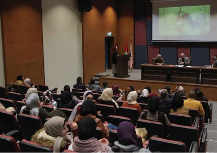 طلبة الإذاعة والتلفزيون يناقشون مشاريع تخرج تجسد الواقع الفلسطيني