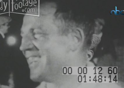 الجلوس على سارية العلم موضة في عشرينات القرن الماضي