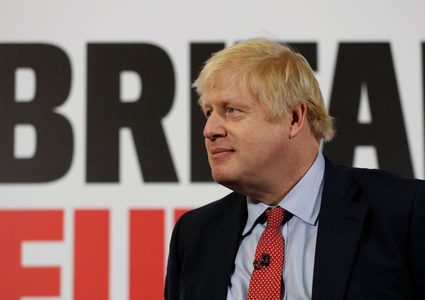 جونسون سيسن قانونا يستلزم إتمام ترتيبات البريكست