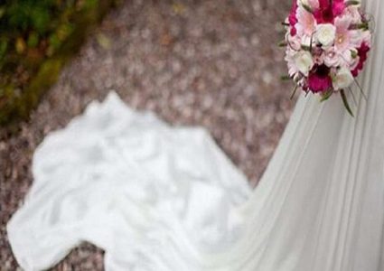 عروس تفسد زفافها لأن العريس رقص مع والدته !