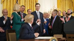 قناة عربية تسرب تفاصيل ما تسمى " صفقة القرن "