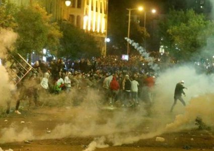 66 إصابة في أحداث عنف وسط بيروت