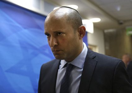 قادة الاحتلال ينتقدون سياسة بينيت باحتجاز جثامين شهداء