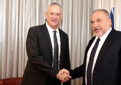 ليبرمان يتهم غانتس بتوقيع إتفاق سري مع الحريديم