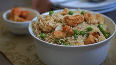 الأرز مع الدجاج المقلي