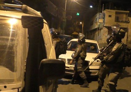 قوات الاحتلال تقتحم منطقة قيزون شرق الخليل