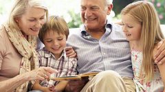 دراسة: رعاية الأحفاد تخلص الأجداد من شعور الوحدة والعزلة