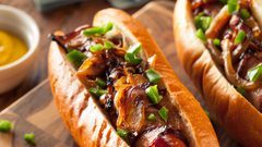 ساندويش النقانق بالخضار