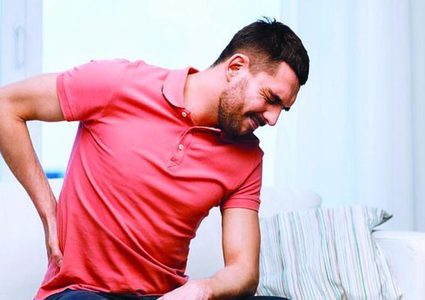 تحذير.. أمراض الأسنان تزيد فرص المعاناة من آلام الظهر