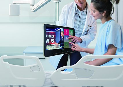 دراسة: مشاهدة التلفاز تساعد على التخفيف من الشعور بالألم