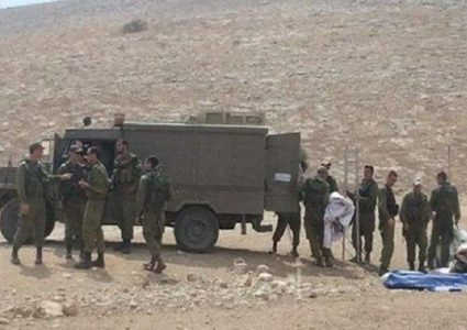 قوات الاحتلال تقتحم قرية عين البيضاء بالأغوار وتفتش عدة منازل