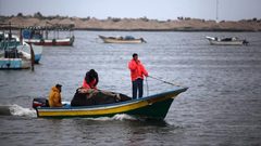 غزة: الاحتلال يقلص مساحة الصيد لـ 6 أميال